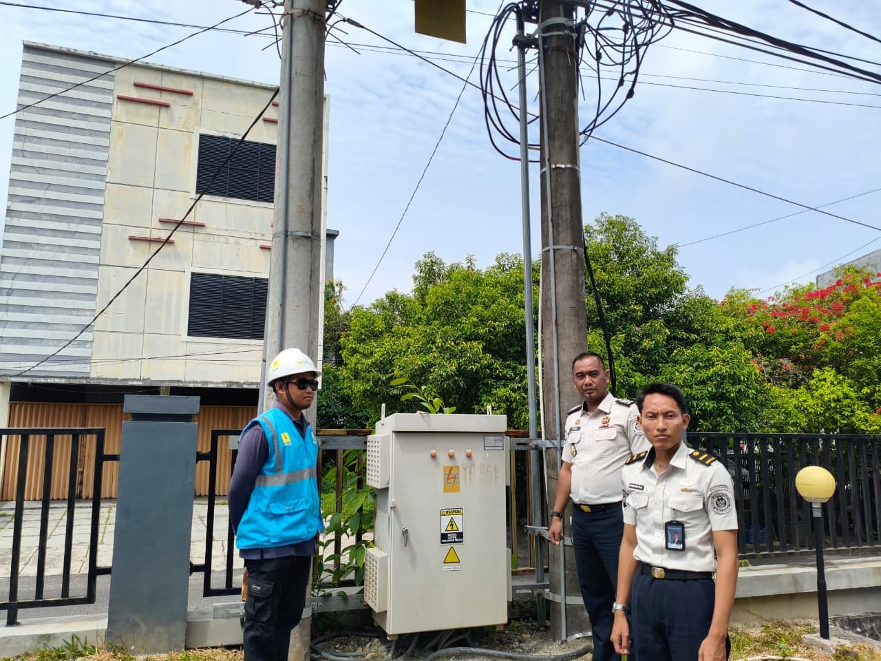 Pastikan Layanan Tetap Optimal Selama Ramadhan, Bapas Tanjungpandan Laksanakan Pemeliharaan Jaringan Listrik Bersama ULP PLN Tanjungpandan